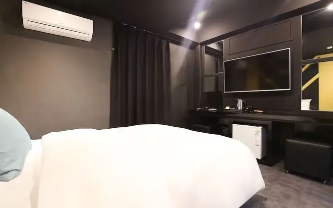 Oda (Semi-Special Room (Netflix viewing av)