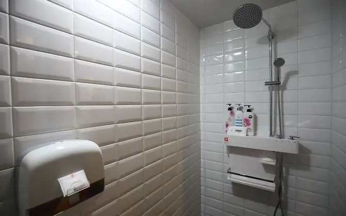 Oda (Twin Room (Netflix viewing available))