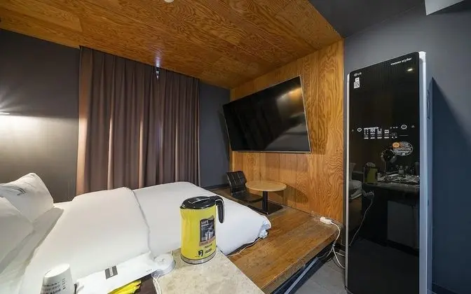 Oda (Deluxe (75-inch TV wave 1PC Netflix a)