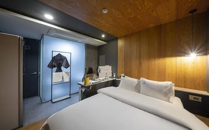 Oda (Deluxe (75-inch TV wave 1PC Netflix a)