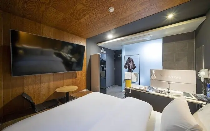 Oda (Deluxe (75-inch TV wave 1PC Netflix a)