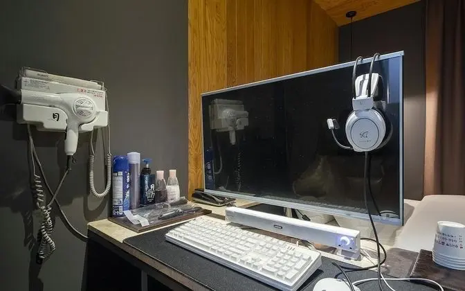 Oda (Deluxe (75-inch TV wave 1PC Netflix a)