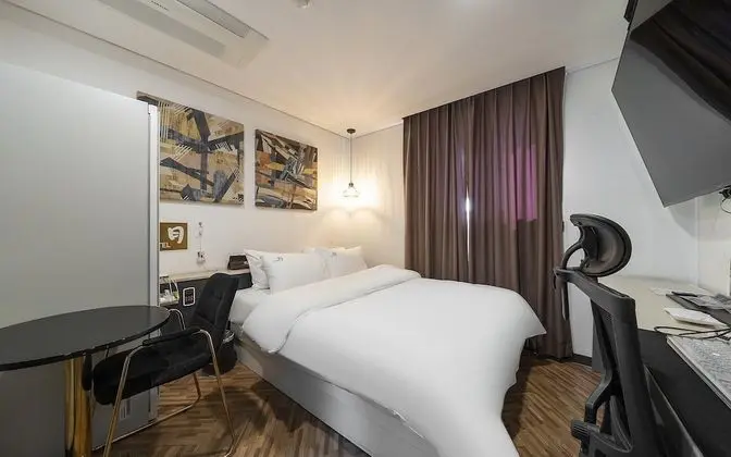 Oda (Deluxe (75-inch TV wave 1PC Netflix a)