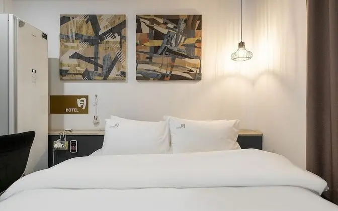 Oda (Deluxe (75-inch TV wave 1PC Netflix a)