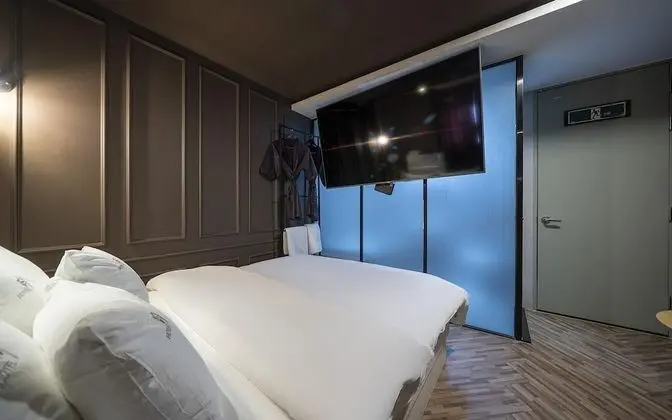 Oda (Deluxe (75-inch TV wave 1PC Netflix a)