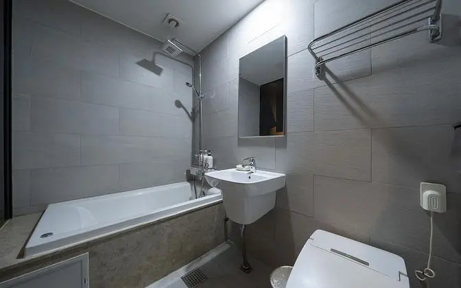 Oda (Deluxe (75-inch TV wave 1PC Netflix a)