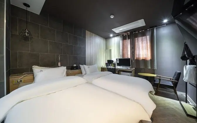 Oda (Deluxe (75-inch TV wave twin 1PC Netf)