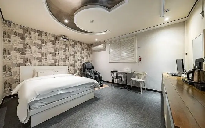 Oda (Deluxe room (massage + spa))