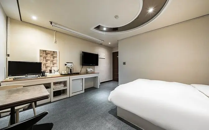 Oda (Deluxe room (massage + spa))