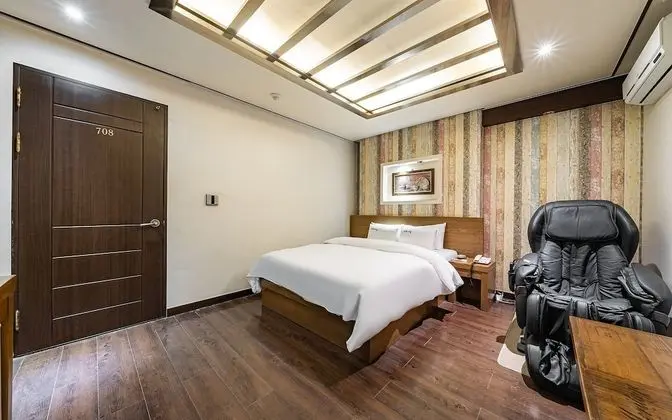 Oda (Semi-Suite Room (massage chair))