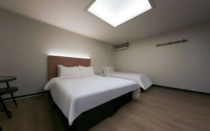 Oda (Twin Room (Netflix available 1 pc air)