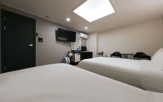 Oda (Twin Room (Netflix available 1 pc air)