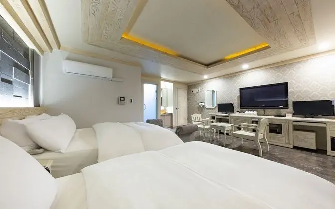 Oda (VIP - double spa (net-flix available )