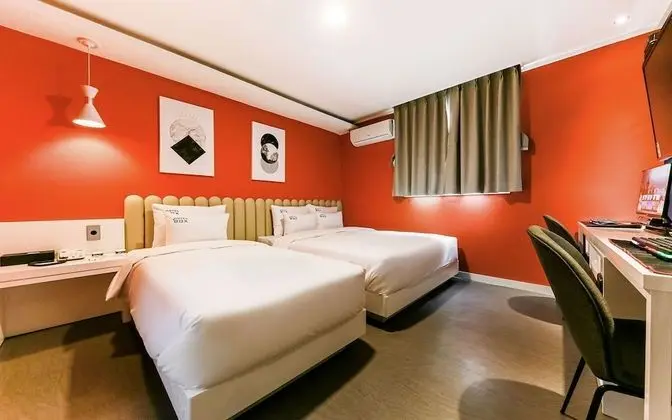 Oda (Suite B with Projector 2PC (Breakfast)