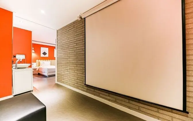 Oda (Suite B with Projector 2PC (Breakfast)