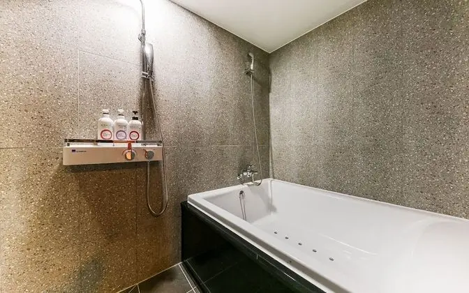 Oda (Suite B with Projector 2PC (Breakfast)