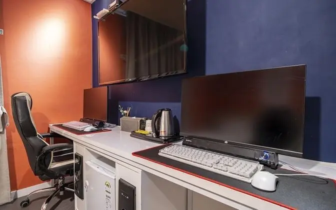 Oda (Suite B with Projector 2PC (Breakfast)