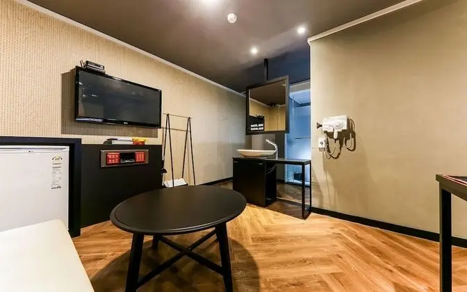 Oda (Suite with Karaoke 2PC (BreakfastCoup)