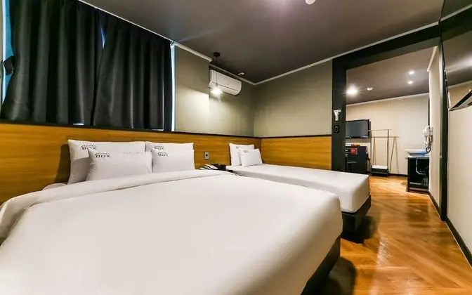 Oda (Suite with Karaoke 2PC (BreakfastCoup)