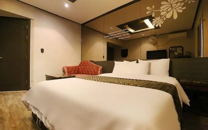 Oda (Modern (Netflix available))