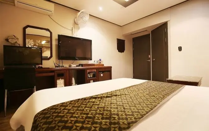 Oda (Modern (Netflix available))