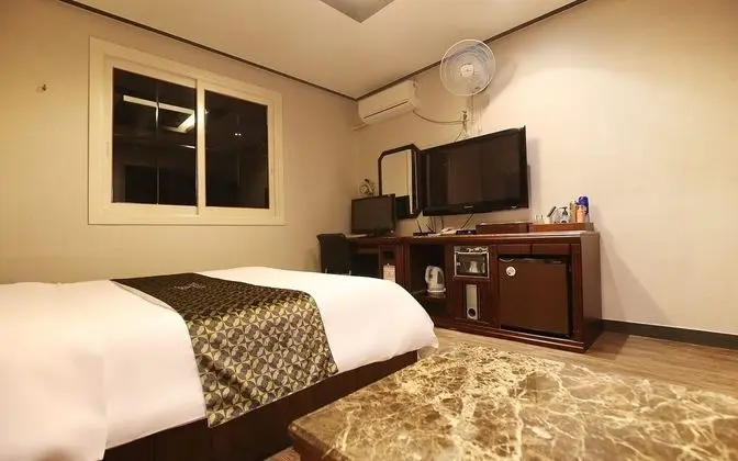 Oda (Modern (Netflix available))