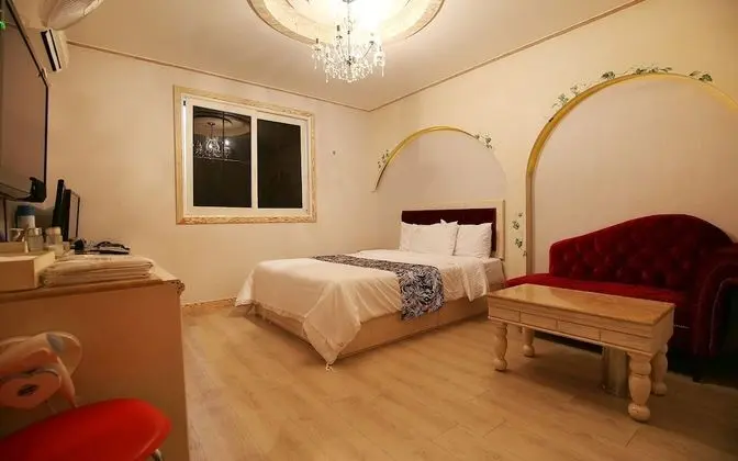 Oda (Modern (Netflix available))