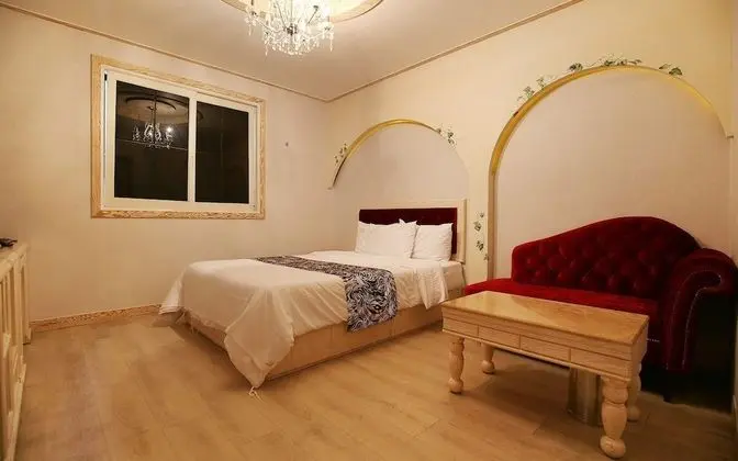 Oda (Modern (Netflix available))