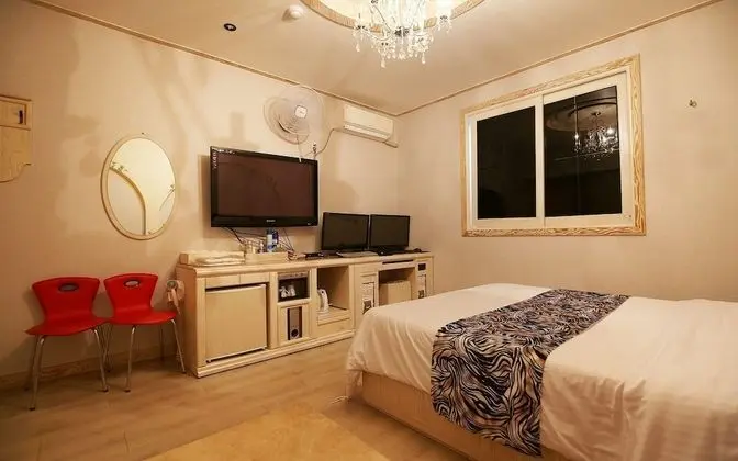 Oda (Modern (Netflix available))