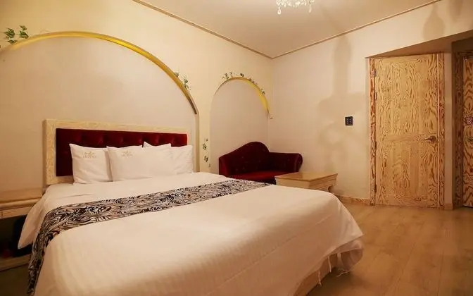 Oda (Modern (Netflix available))