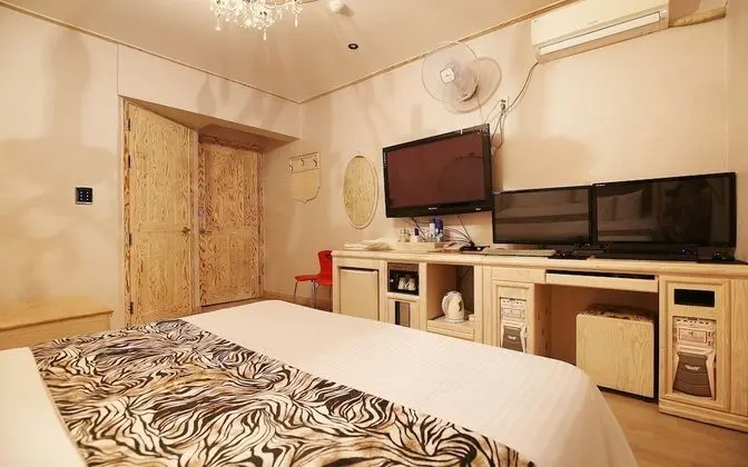 Oda (Modern (Netflix available))