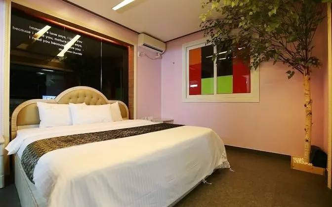 Oda (Suite room (Netflix Available))