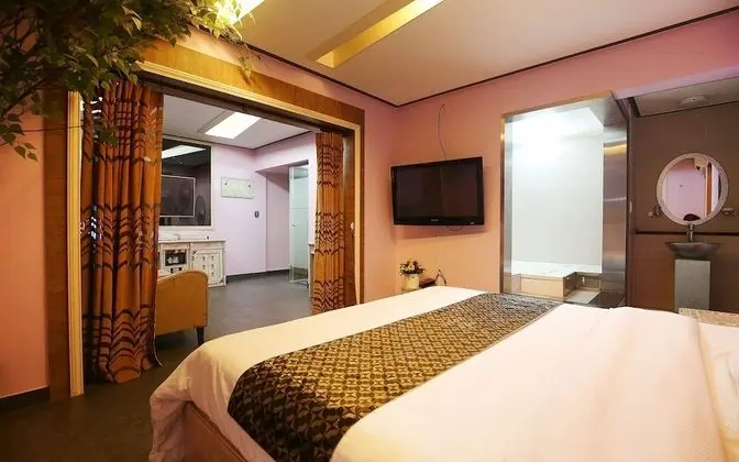 Oda (Suite room (Netflix Available))