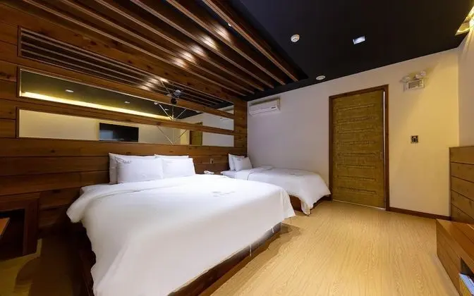 Oda (Semi-special room (twin Netflix avail)