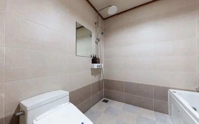 Oda (Semi-special room (twin Netflix avail)