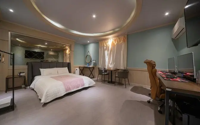 Oda (Premium (No-hard 2PC couples spa cann)