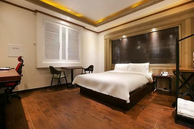 Oda (Standard (available on netflix))