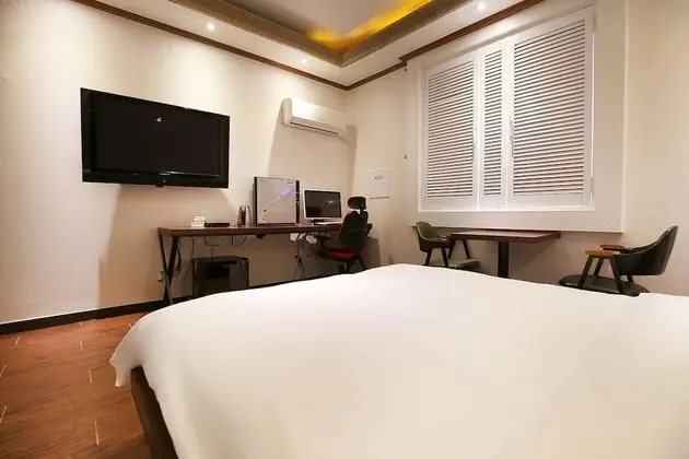 Oda (Standard (available on netflix))