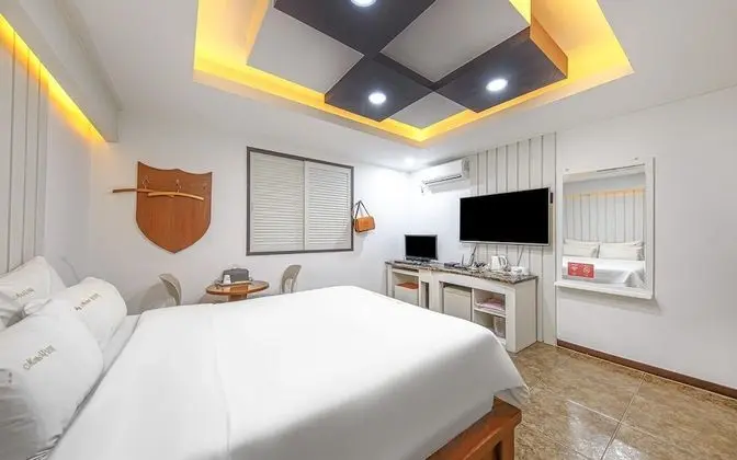 Oda (Standard non-smoking room (Netflix av)