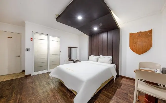 Oda (Standard non-smoking room (Netflix av)