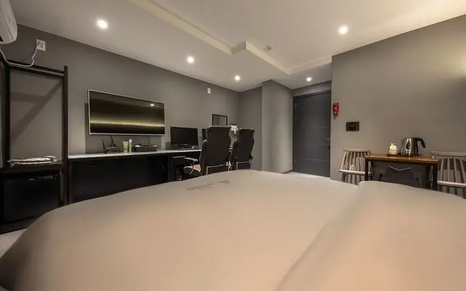 Oda (Premium (Air Purifier Netflix Availab)