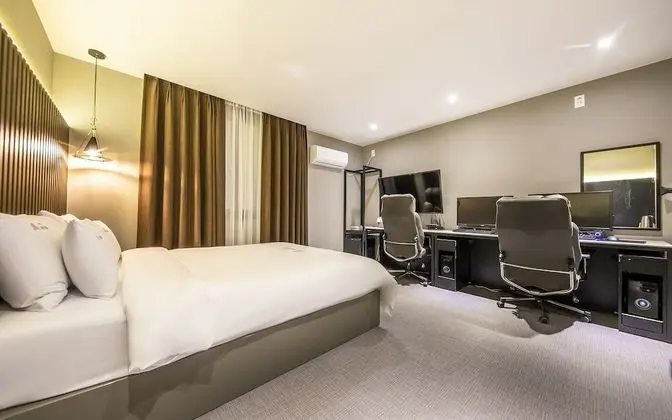 Oda (Premium (Air Purifier Netflix Availab)