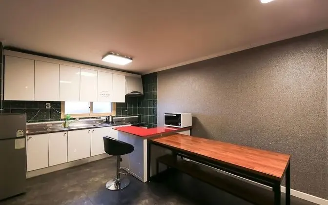 Oda (Event room (net Netflix viewing avail)