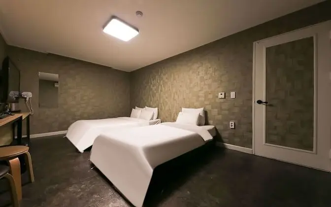 Oda (Event room (net Netflix viewing avail)