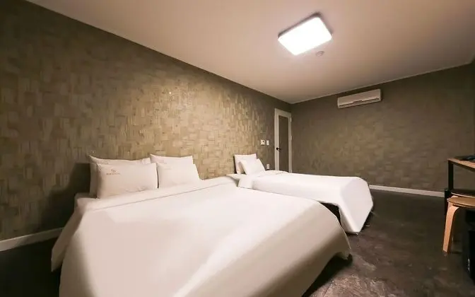 Oda (Event room (net Netflix viewing avail)