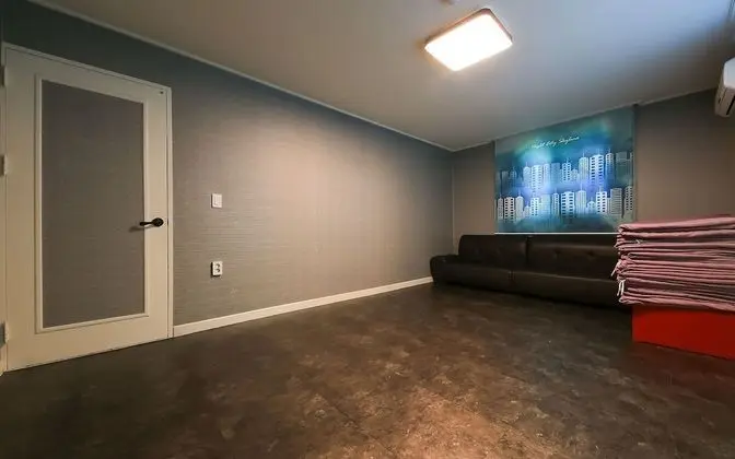 Oda (Event room (net Netflix viewing avail)