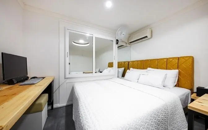 Oda (Twin (Netflix available pc air purifi)