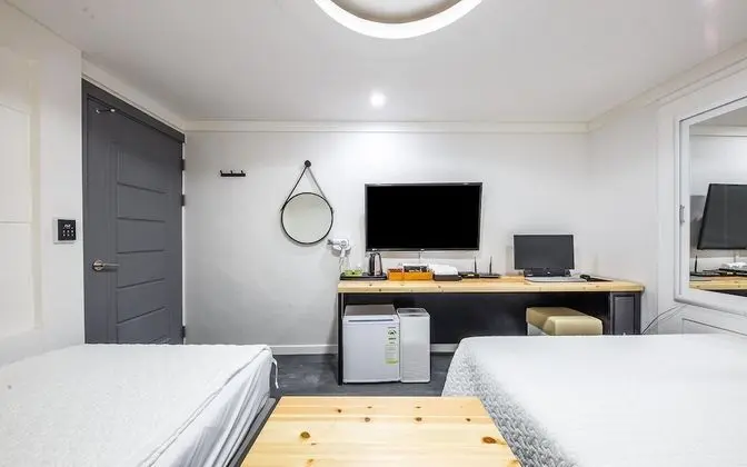 Oda (Twin (Netflix available pc air purifi)