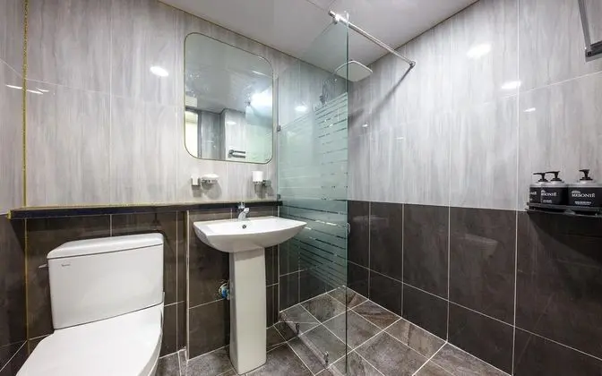 Oda (Twin (Netflix available pc air purifi)