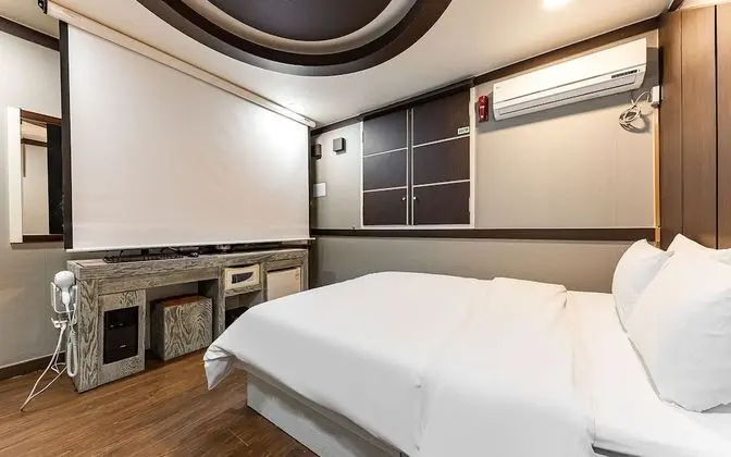 Oda (Cinema heaven (Netflix available beam)